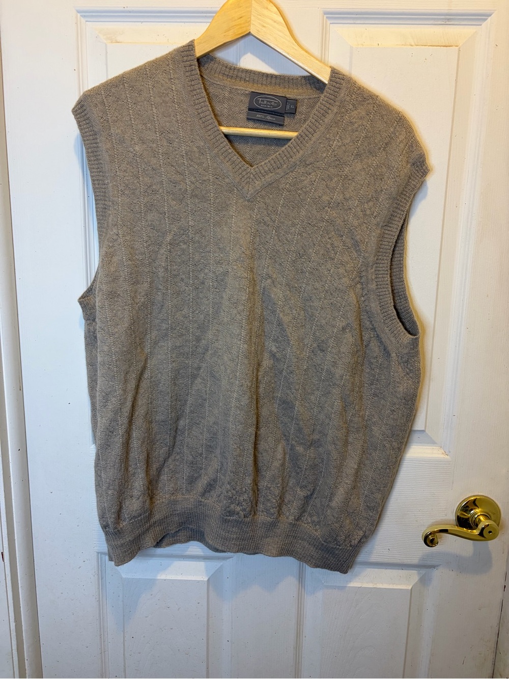 Talbots Men's 100% Alpaca V-Neck Cable Knit Sweater Vest - Light Gray
